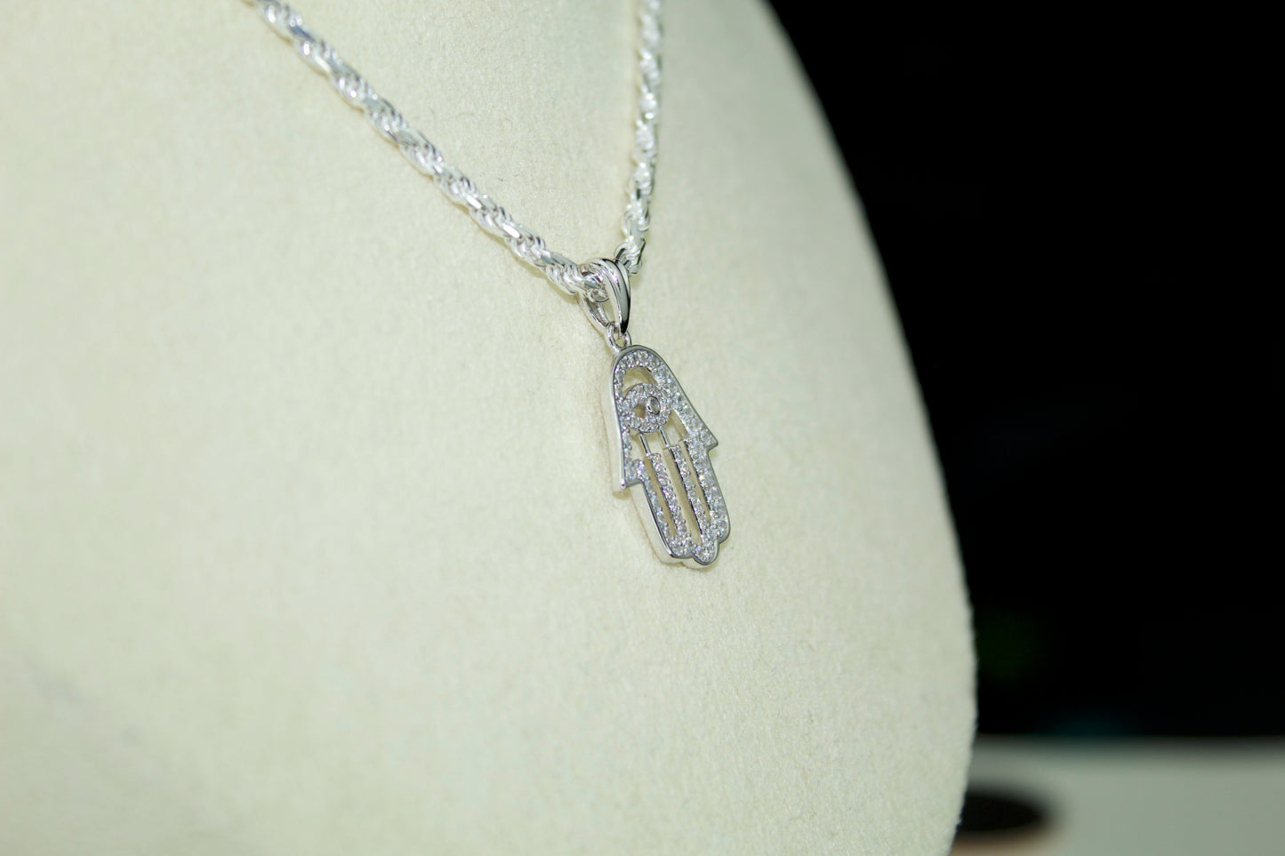 Hamsa Hand (Mano de Fátima) Pendant .925 Sterling Silver