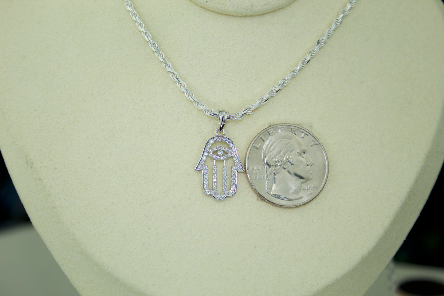 Hamsa Hand (Mano de Fátima) Pendant .925 Sterling Silver