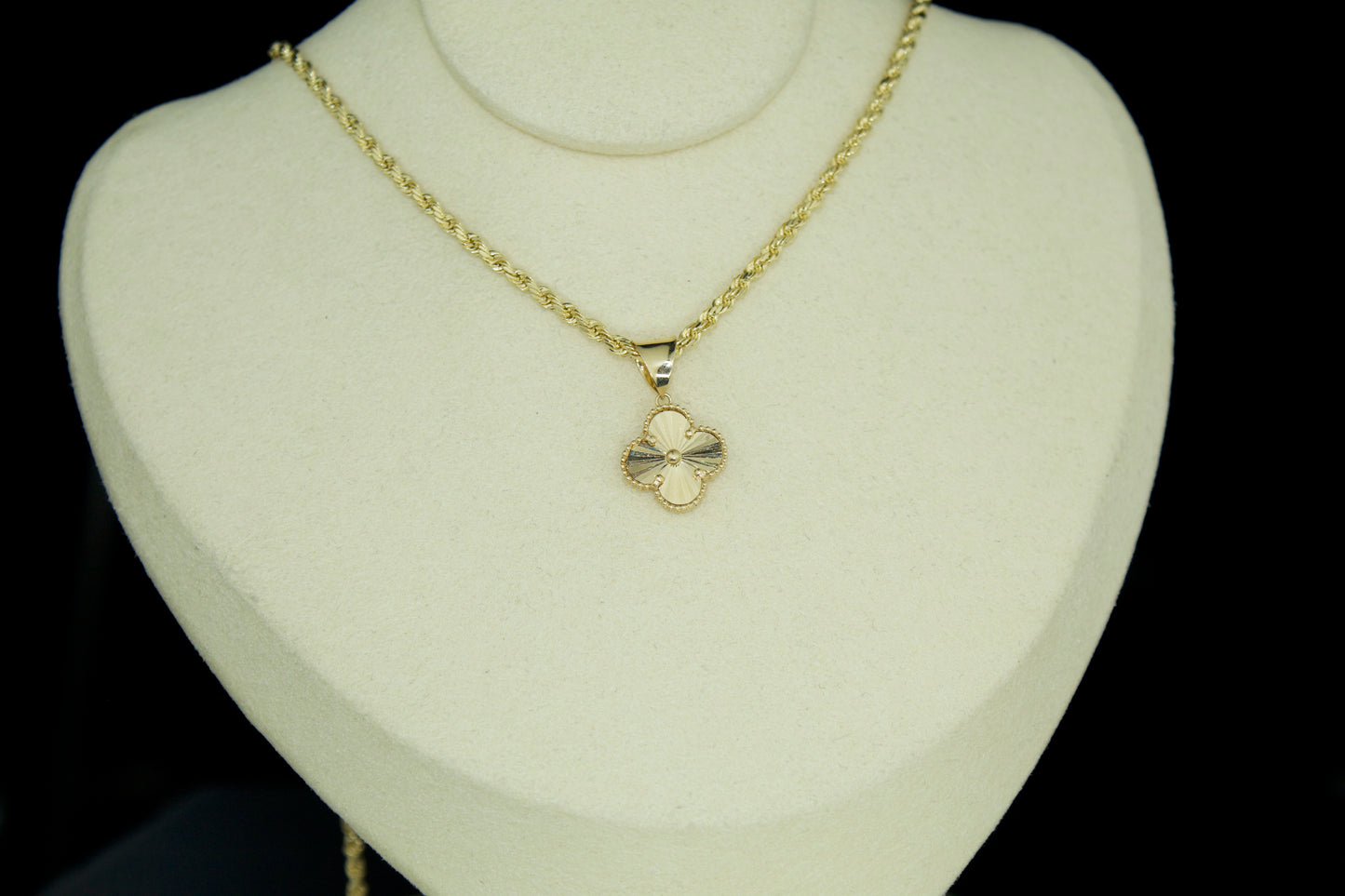 14K Clover Pendant Set | Solid Pendant with Rope Chain | 20 Inch