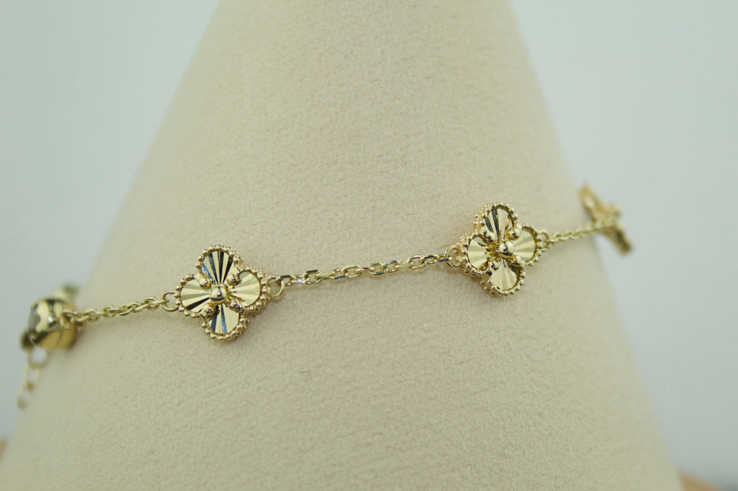 14K Solid Gold Floral Clover Bracelet