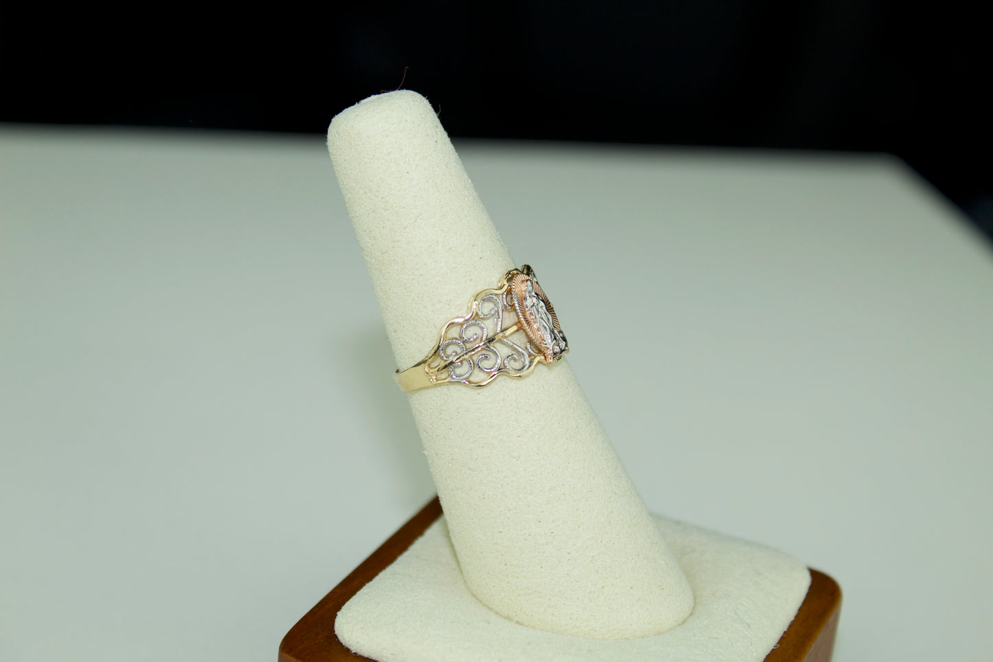 14K 3-Tone Virgen de Guadalupe Filigree Ring – Size 7