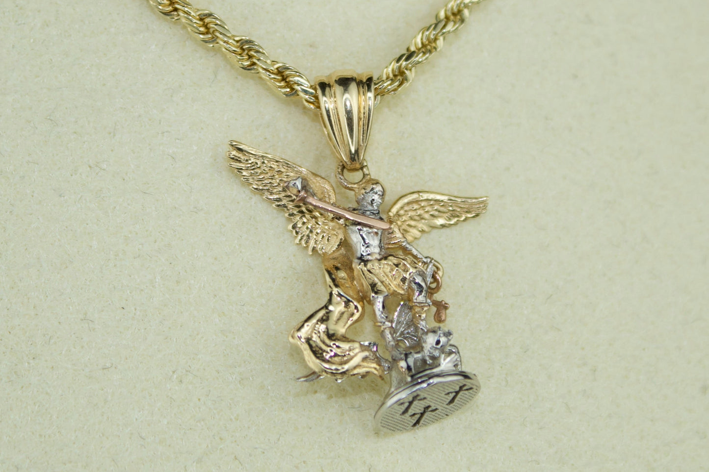 San Miguel Arcángel – 3D Handmade Pendant