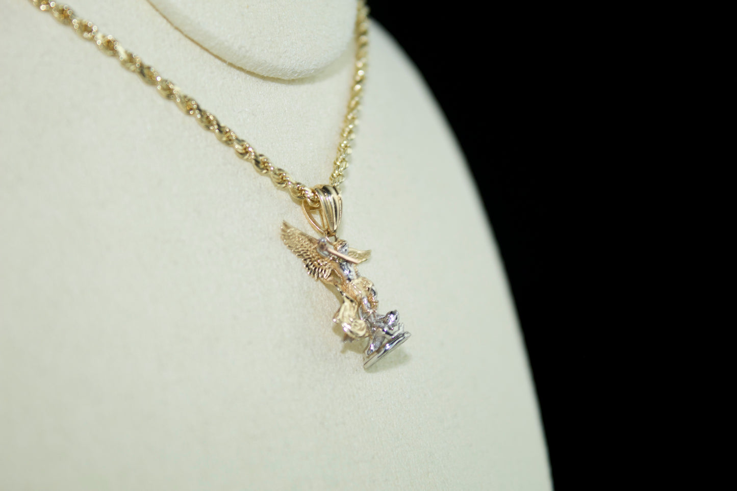 San Miguel Arcángel – 3D Handmade Pendant