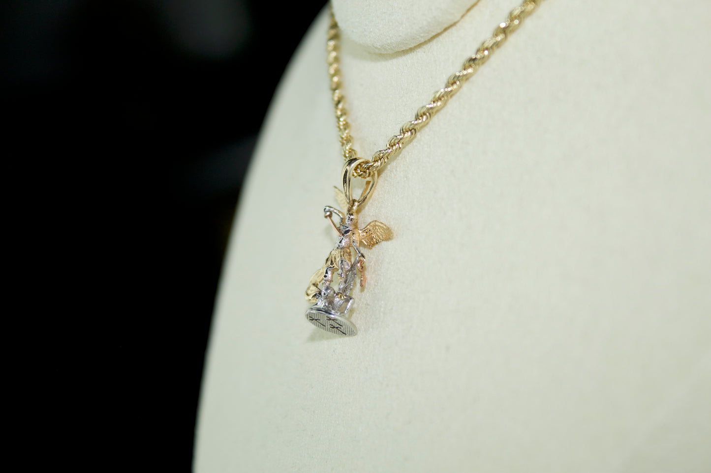 San Miguel Arcángel – 3D Handmade Pendant