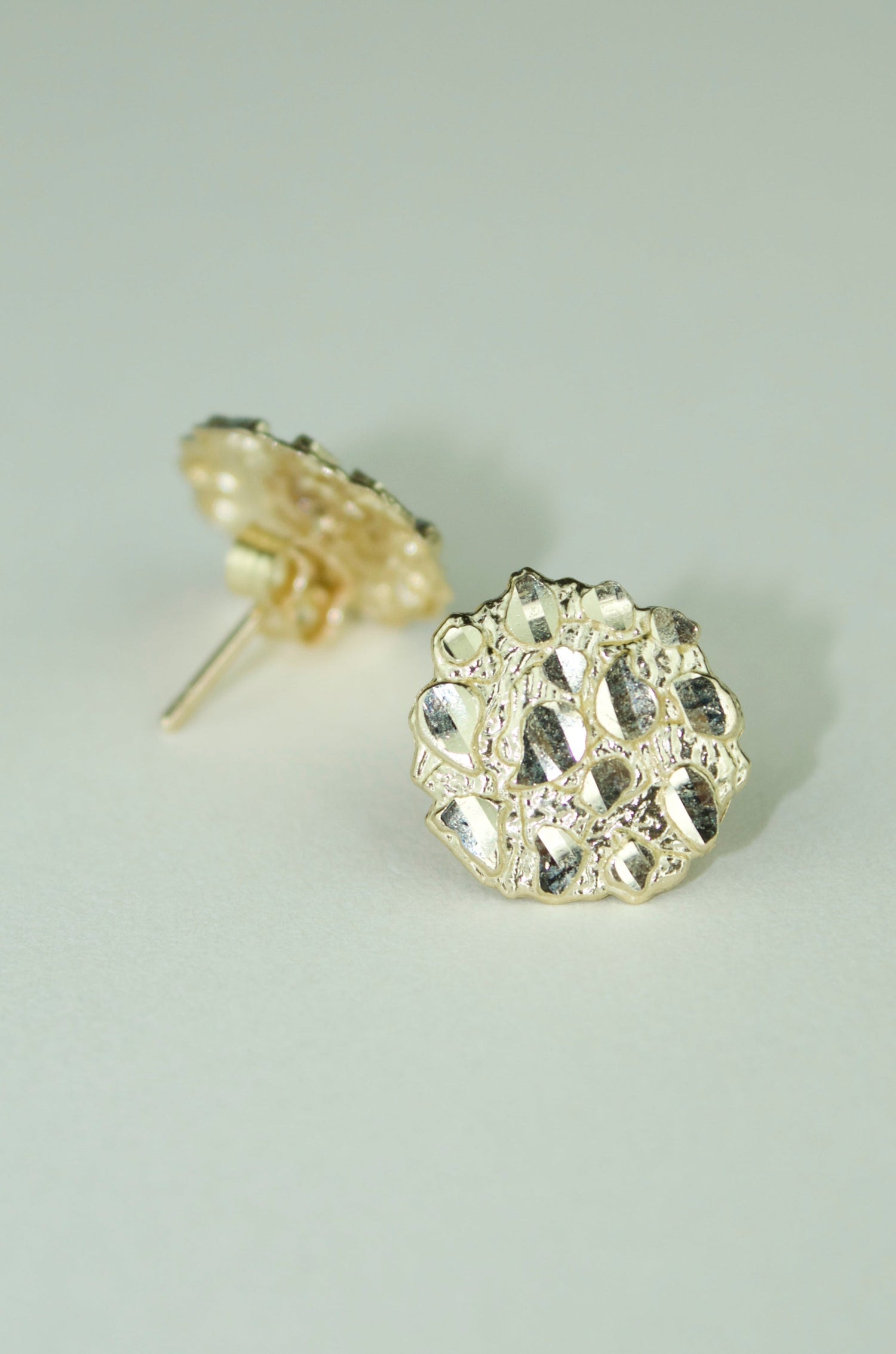 On Point – Stud Collection