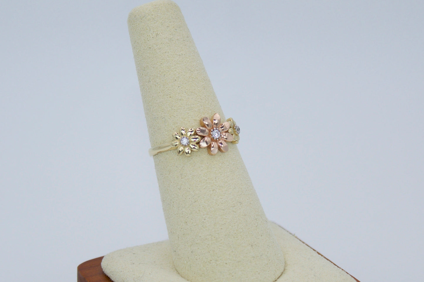 14K Solid Two Tone Floral Ring with CZ | Size 7