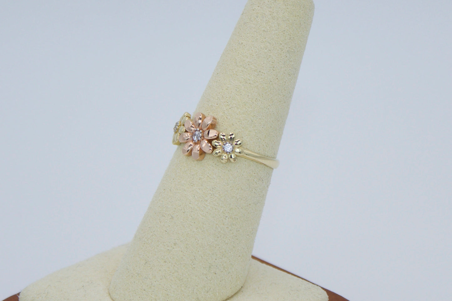 14K Solid Two Tone Floral Ring with CZ | Size 7