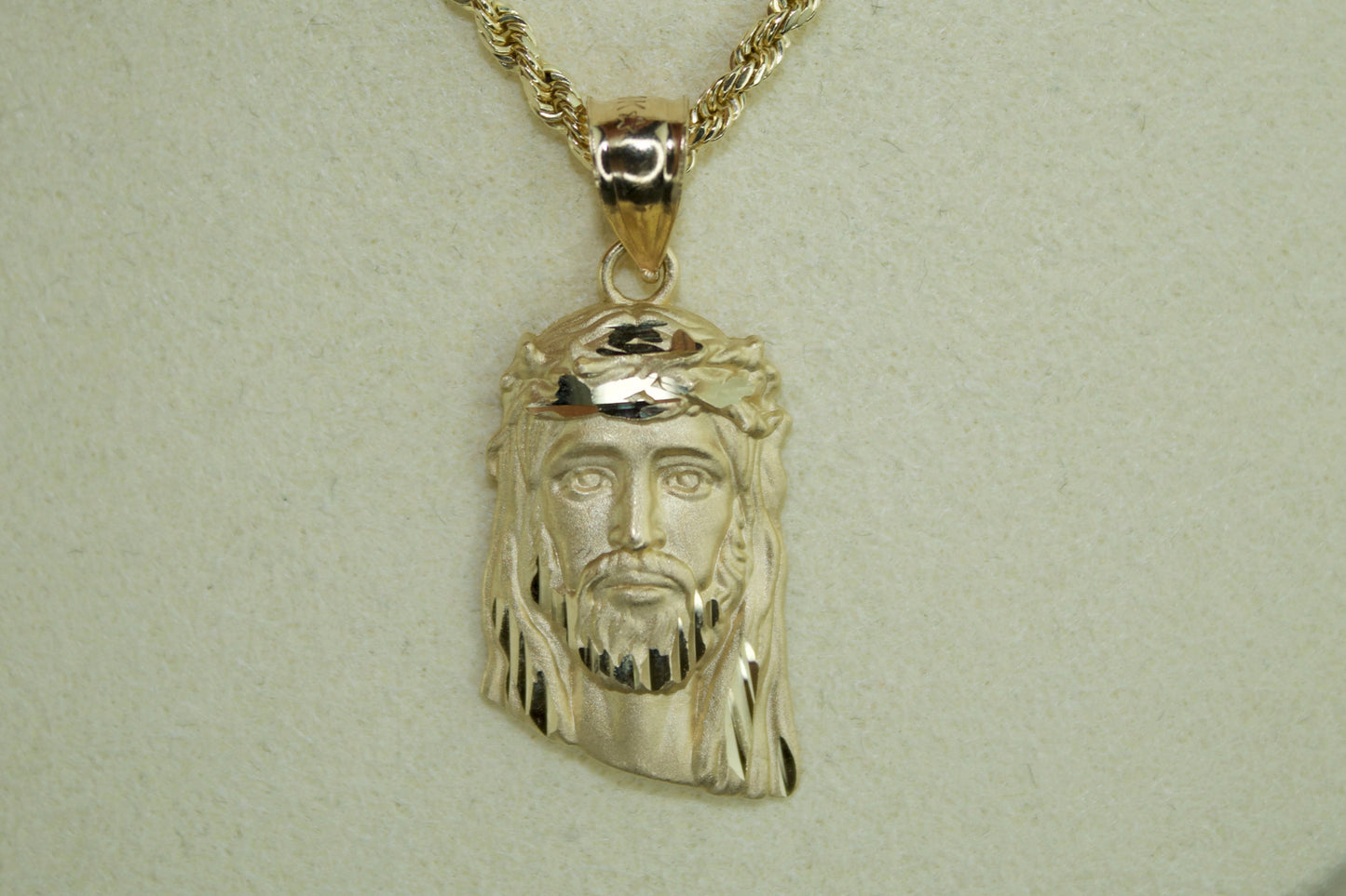 14K Detailed Jesus Christ Pendant – Diamond Cut Brilliance