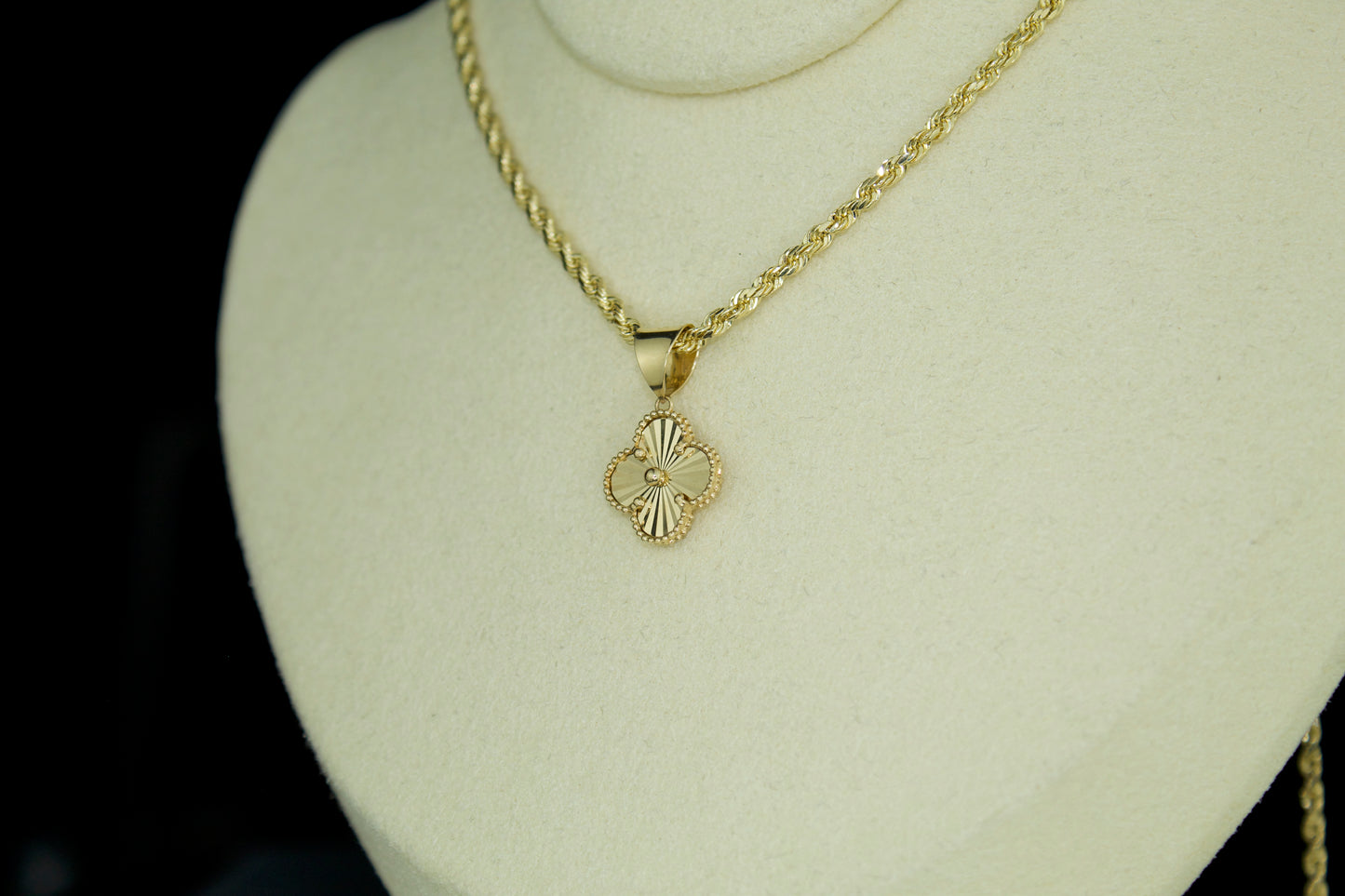 14K Clover Pendant Set | Solid Pendant with Rope Chain | 20 Inch