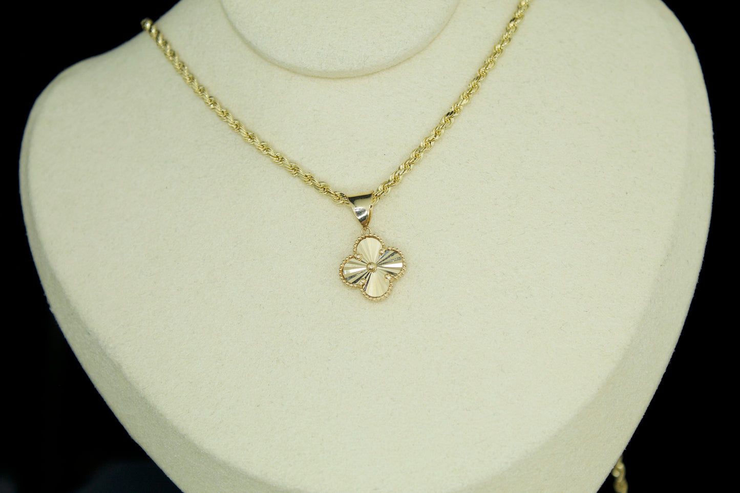 14K Clover Pendant Set | Solid Pendant with Rope Chain | 20 Inch