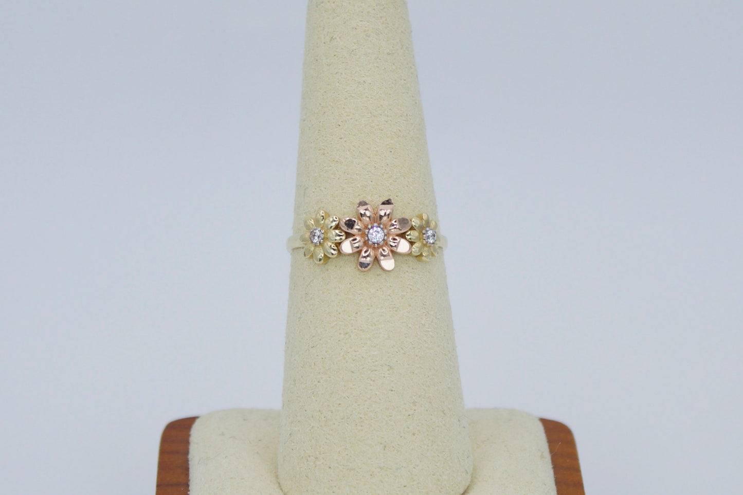 14K Solid Two Tone Floral Ring with CZ | Size 7