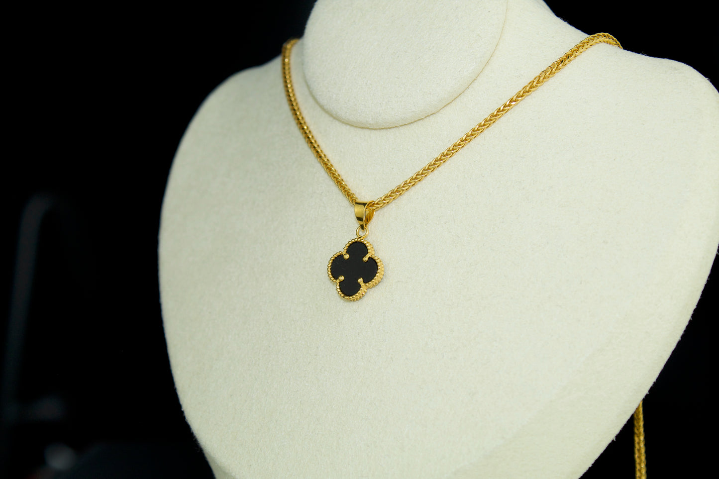 21K Clover Pendant | Solid Gold with Onyx Inlay | Chain Set Available