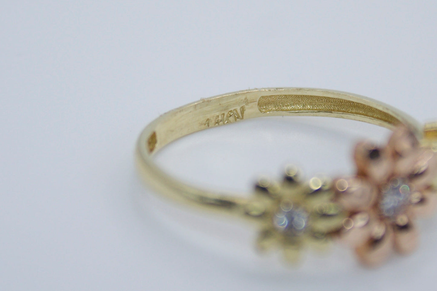 14K Solid Two Tone Floral Ring with CZ | Size 7