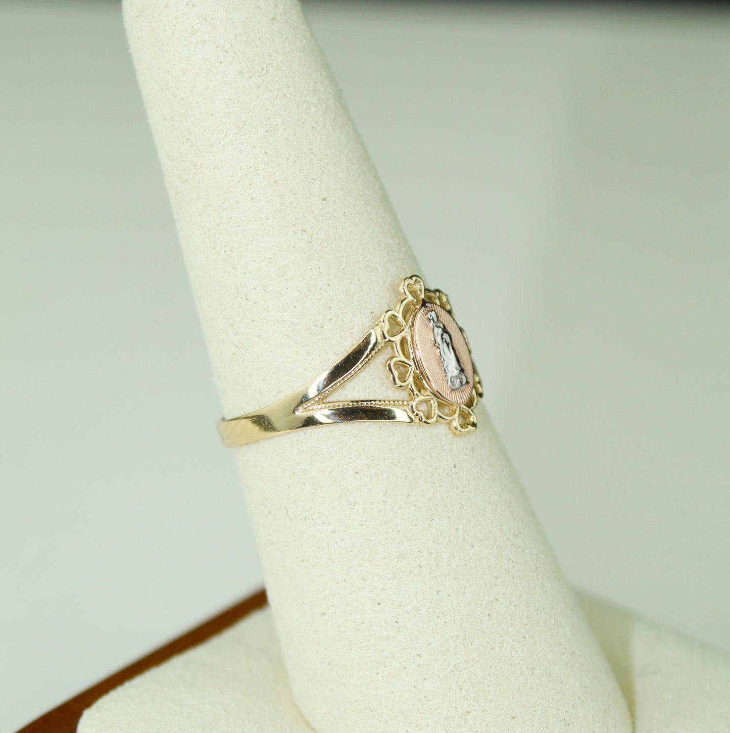 14K 3-Tone Virgen Ring with Filigree Hearts