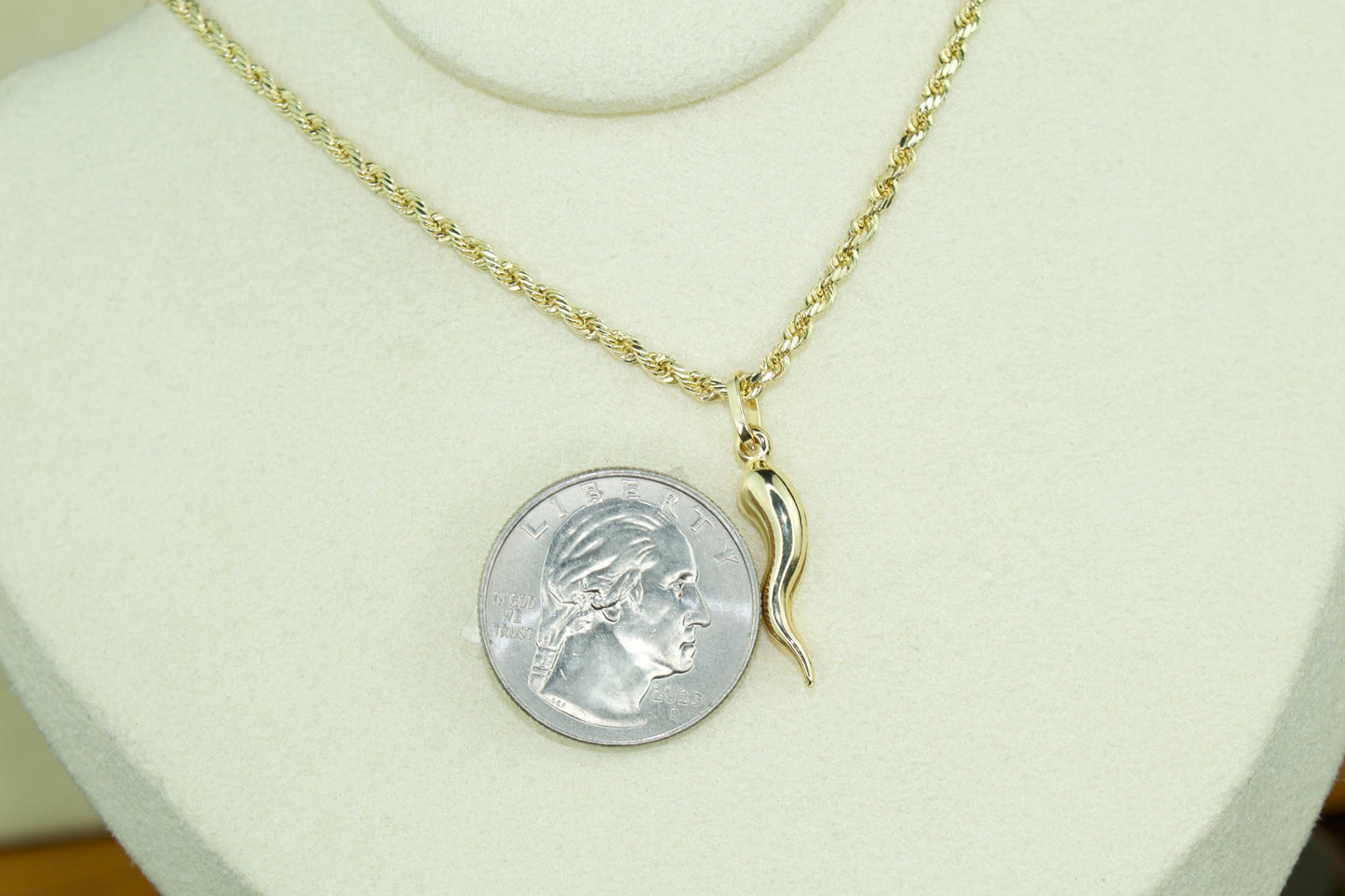 Italian Horn Pendant (Dije Cuerno Italiano) | 14K | Lucky Protection Charm