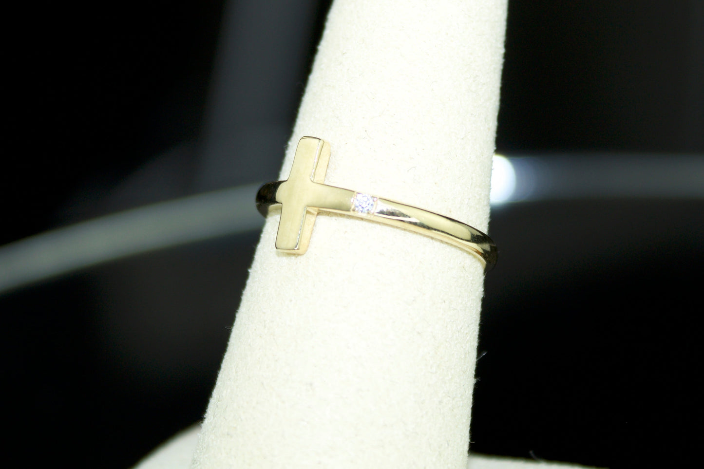 10K Everyday Cross Ring