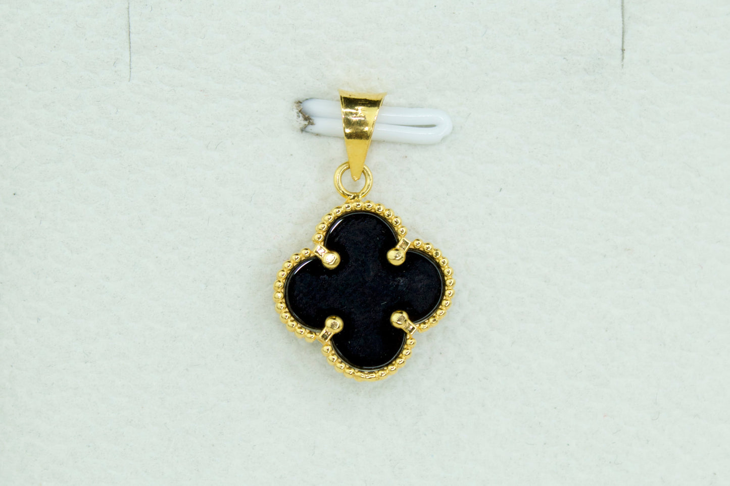 21K Clover Pendant | Solid Gold with Onyx Inlay | Chain Set Available