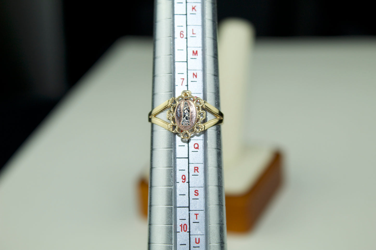 14K 3-Tone Virgen Ring with Filigree Hearts