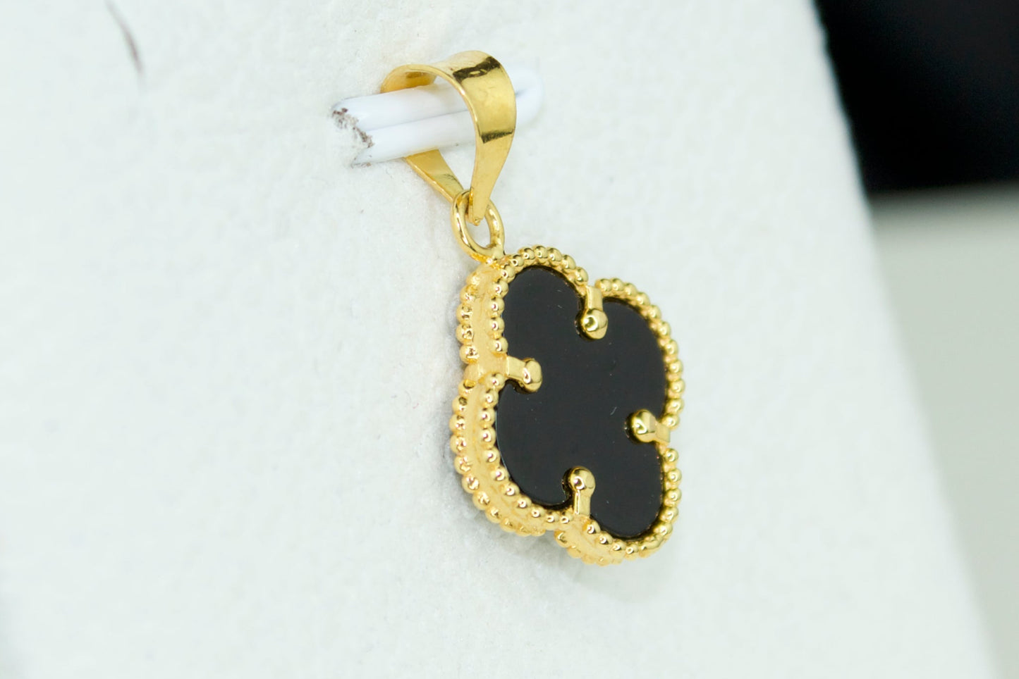 21K Clover Pendant | Solid Gold with Onyx Inlay | Chain Set Available