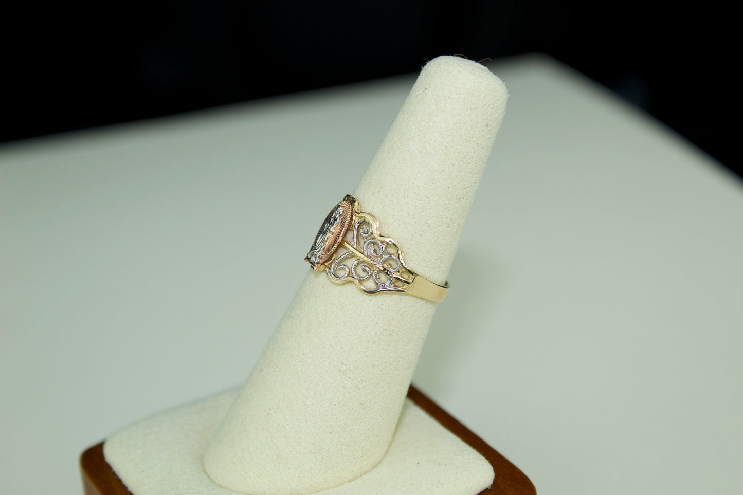 14K 3-Tone Virgen de Guadalupe Filigree Ring – Size 7