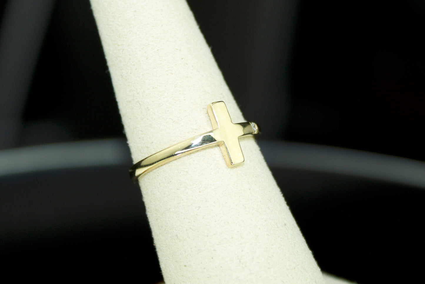 10K Everyday Cross Ring