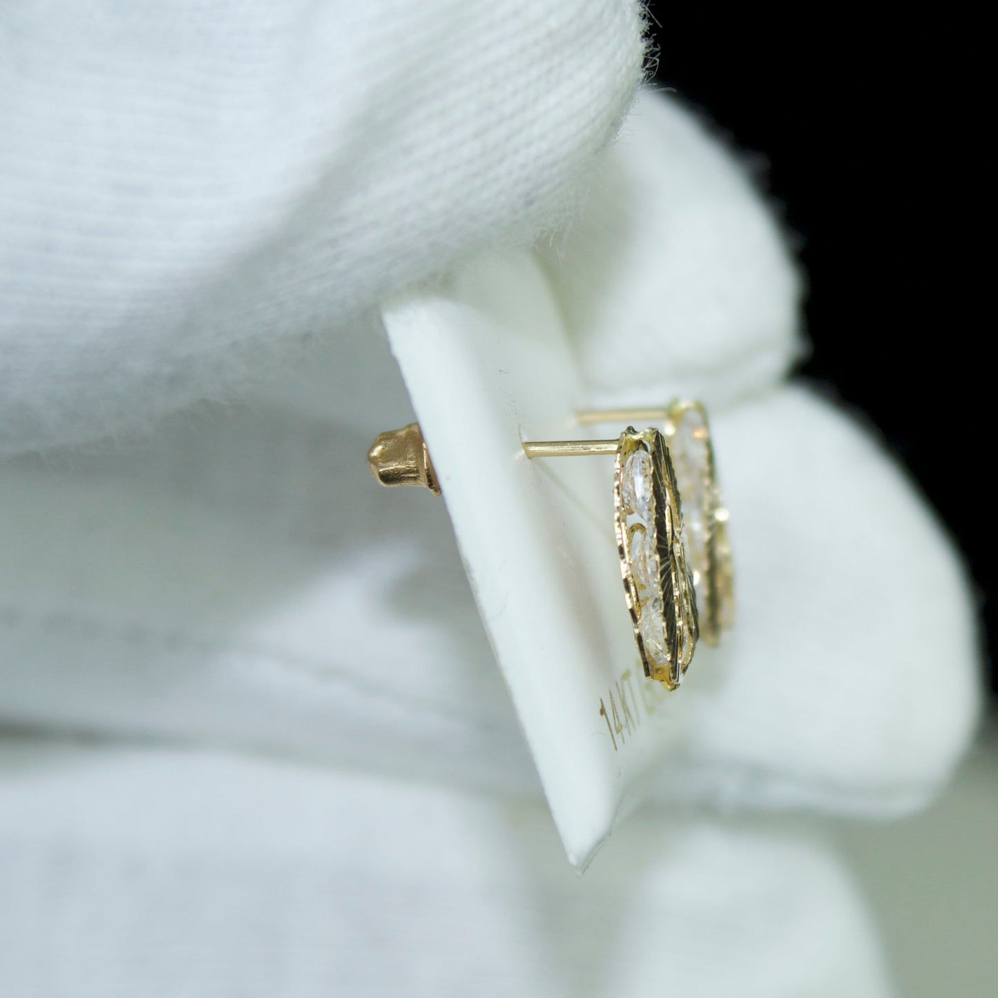 Virgencita Oval Stud Earrings | 14K