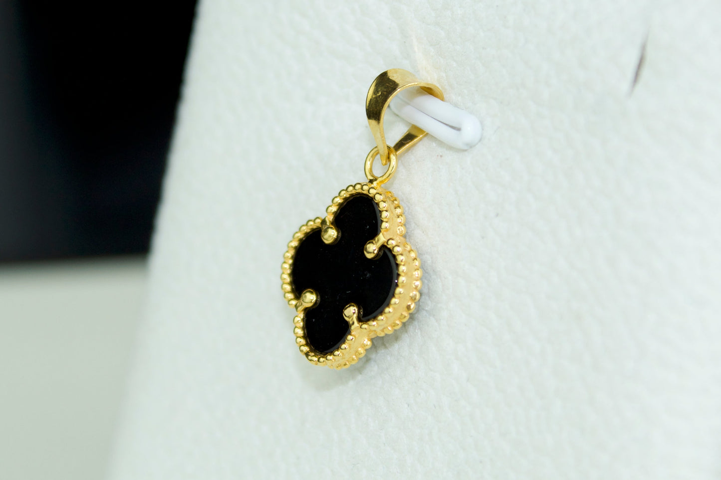 21K Clover Pendant | Solid Gold with Onyx Inlay | Chain Set Available