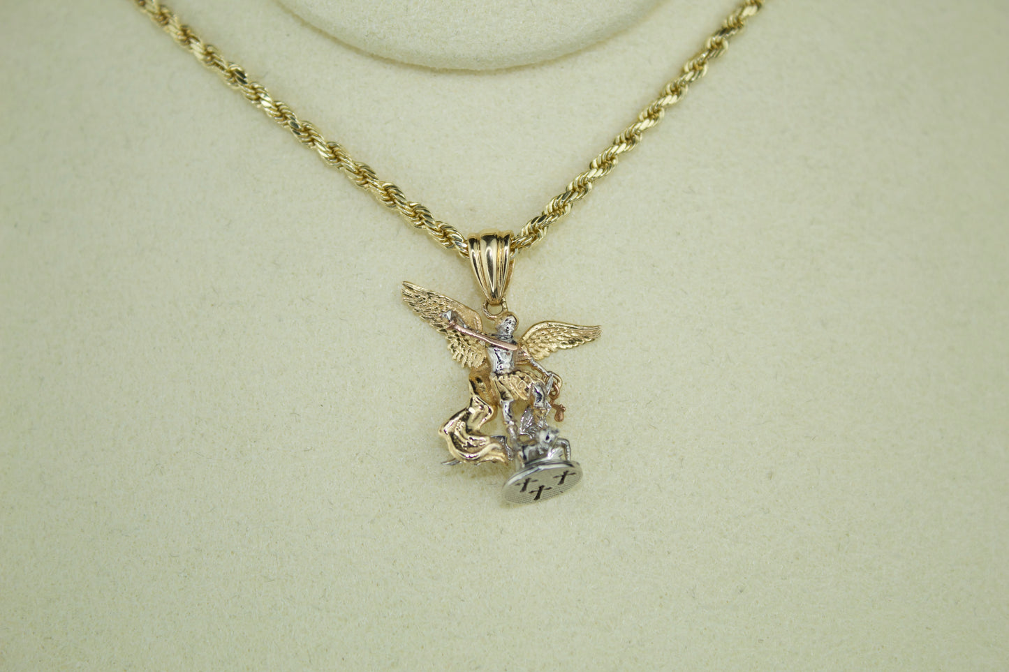 San Miguel Arcángel – 3D Handmade Pendant