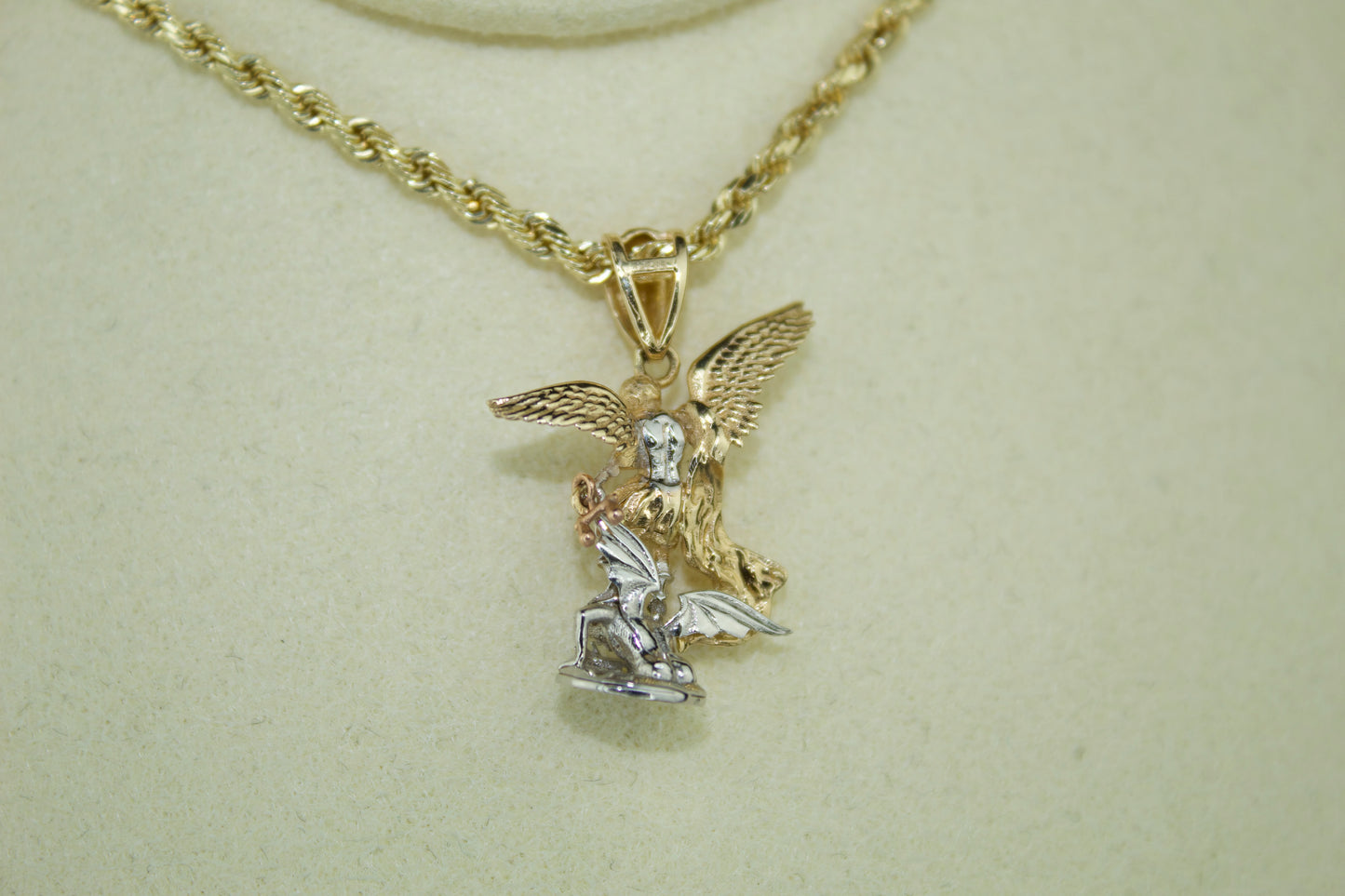 San Miguel Arcángel – 3D Handmade Pendant