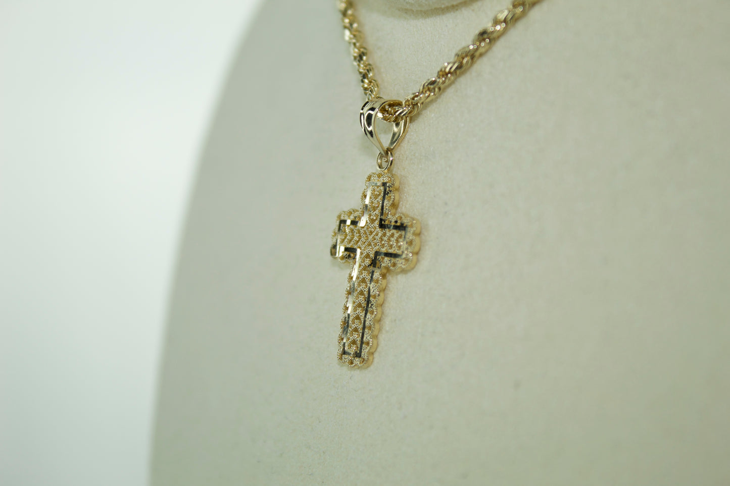 14K Filigree Cross Pendant