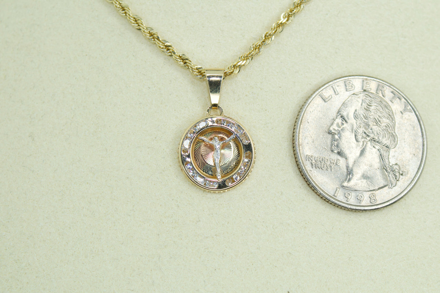 14K Crucifix Medallion Pendant