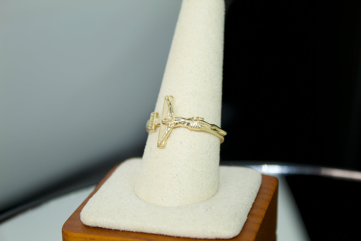 10K Solid Crucifix Ring